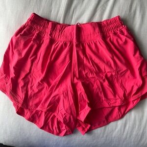 Lululemon Hotty Hot Low-Rise Lined Short 4” - Lip Gloss